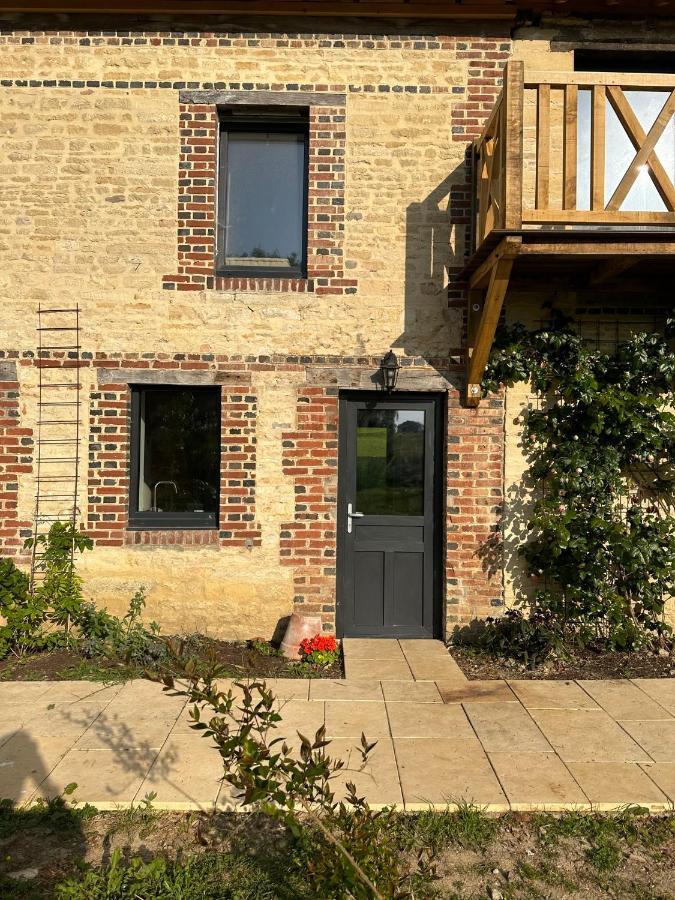 Gite Confortable Au Milieu Des Pres - La Ferme De Montigny Neauphe-Sur-Dive Exteriör bild